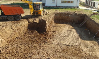 Рытье котлованов под фундамент в Бердске – цена от 2550 руб. за м3 | 2Землекопа-Брд